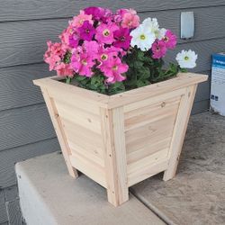17" Red Cedar Planter Box