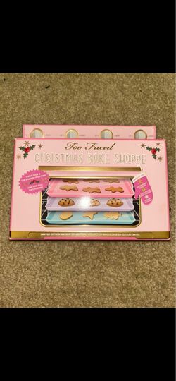 Too faced Christmas bake shoppe palette set