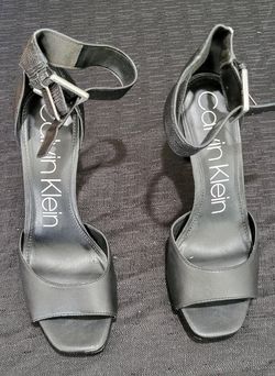 Calvin Klein Women s Marinda Platform Sandals