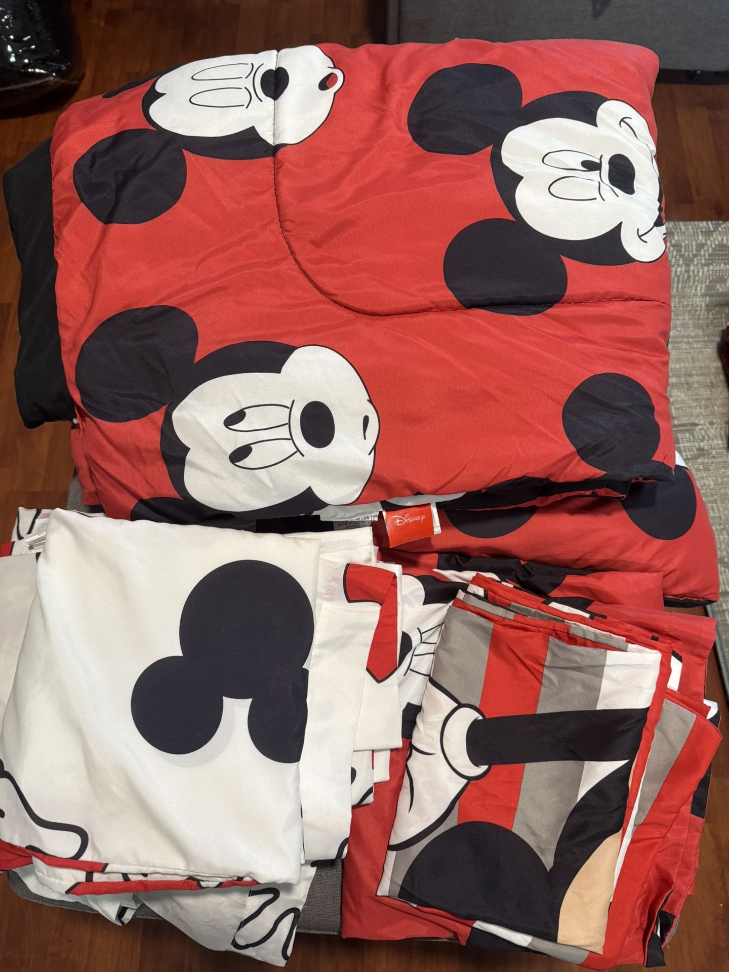 Mickey Mouse twin Size Bed Set