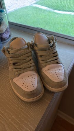 Men’s Nikes size 9