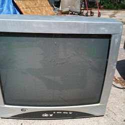Daewoo DTQ-20V1FC 20-Inch CRT Television