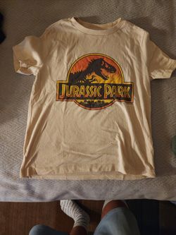 Boys Jurassic Park tshirt Small (6-7)