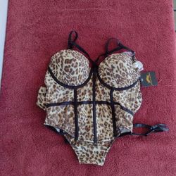 Just sexy lingerie leopard corset with underwear size Medium 