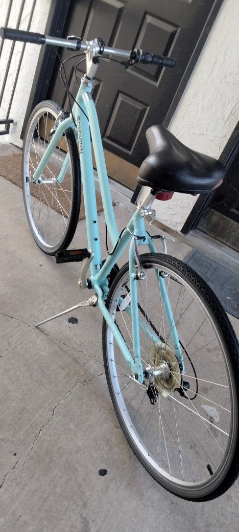 Schwinn Aluminum Hybrid Bike In Excellent Shape