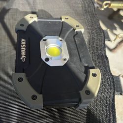 Battery Powered Husky Light 