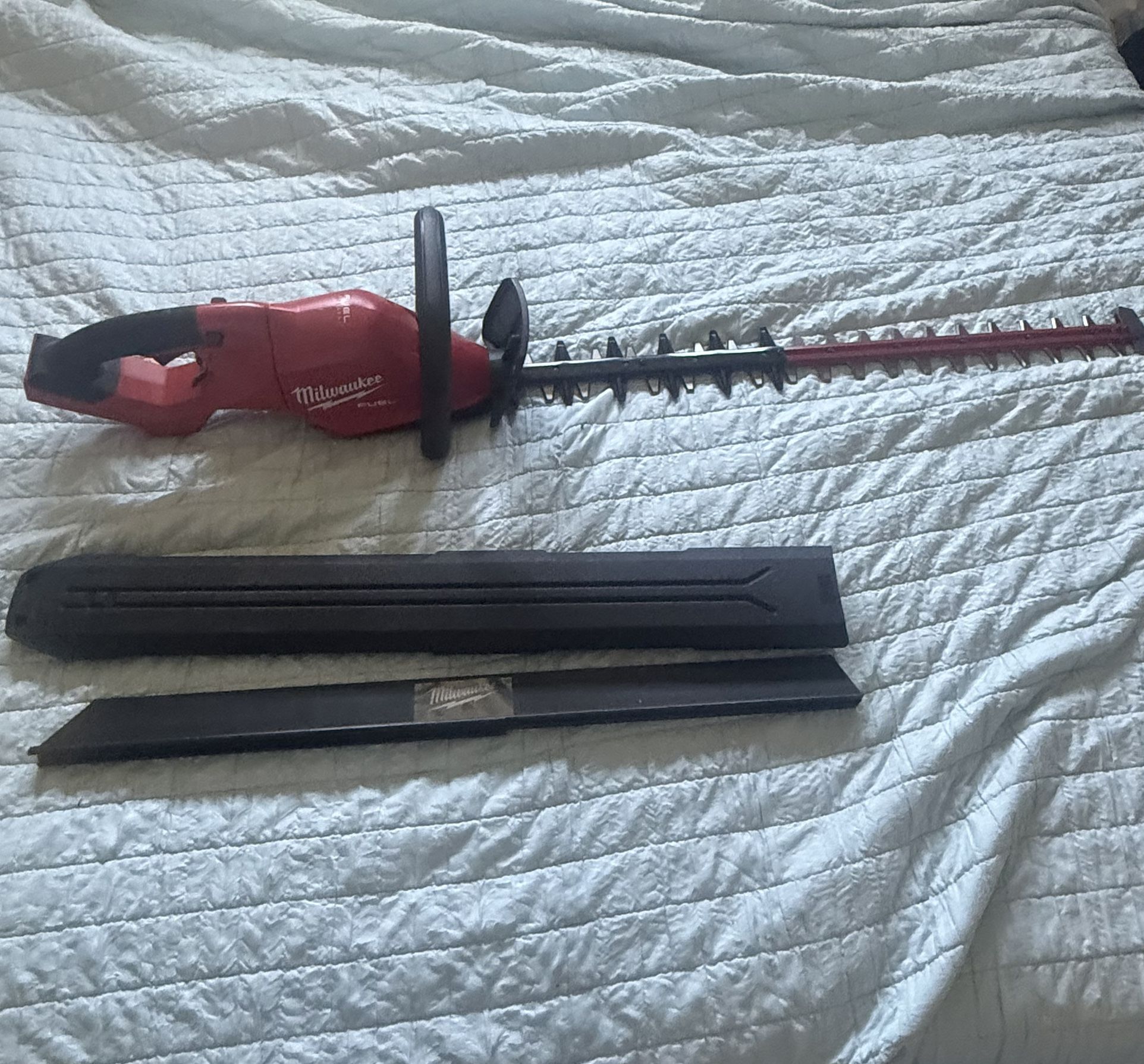 Milwaukee M18 FUEL 18V 30 in. Brushless Cordless Battery Powered Hedge Trimmer (Tool-Only)