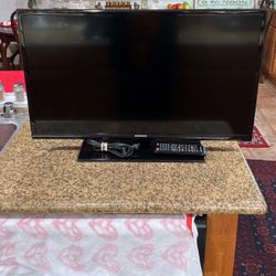 Samsung 32” TV With Stand, Remote & Cord