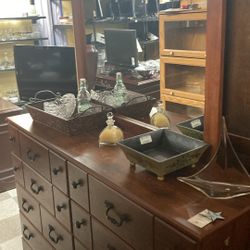 8 Drawer Dresser with Mirror