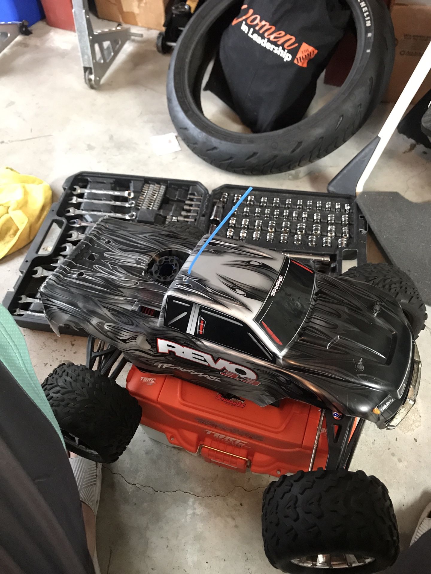 Traxxas revo 3.3