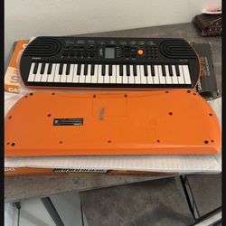 TWO ELECTRONIC KEYBOADR