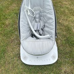 4moms MamaRoo Multi-Motion Baby Swing, Bluetooth Enabled with 5 Unique Motions, Grey