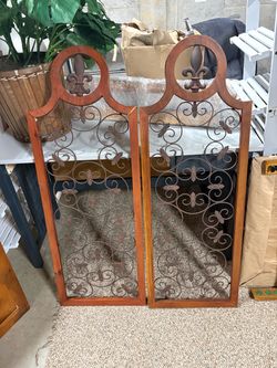 2 Pieces of Metal Wall Art