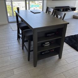 Kitchen Table 