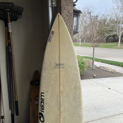 Morty Surfboard 5’11”