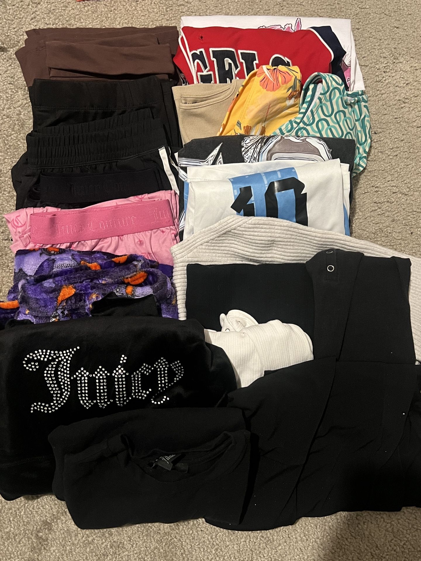 Women’s size M clothing bundle! 20 pcs!