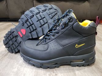 BRAND NEW MENS NIKE WINTER BOOTS SIZE MEN 7 WOMEN SIZE 8.5