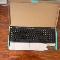 Logitech Mk 200 Plug-in keyboard