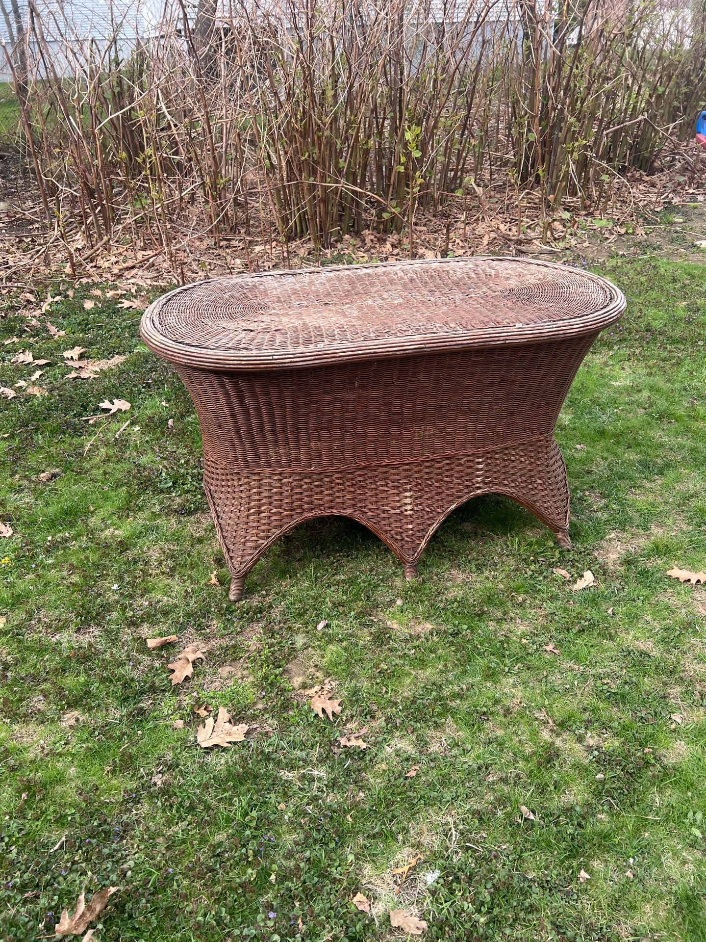 vintage style wicker table