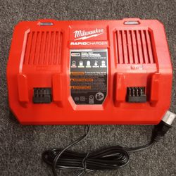 MILWAUKEE M18 DUAL BAY  SIMULTANEOUS RAPID CHARGER 