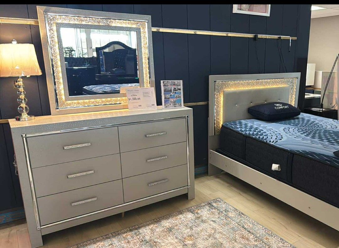 OM• $38 Initial • Brand New// 4 Piece bedroom Set