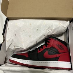 Air Jordan 1 Mid Banned 