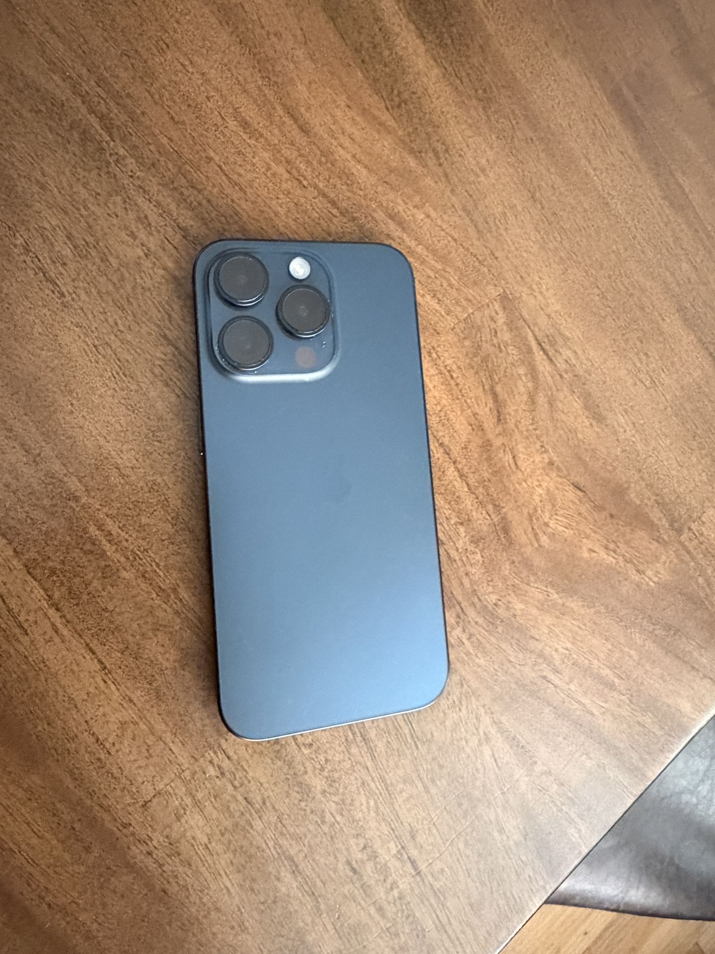 Iphone 15 Pro - 256gb - Any carrier. Great Condition.