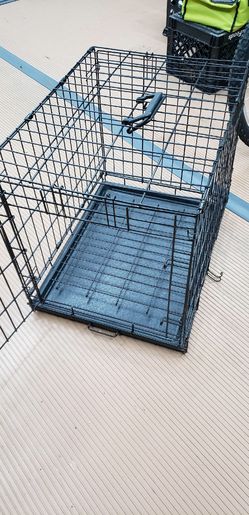 metal crate - great condition For Puppy/ Small Dog 