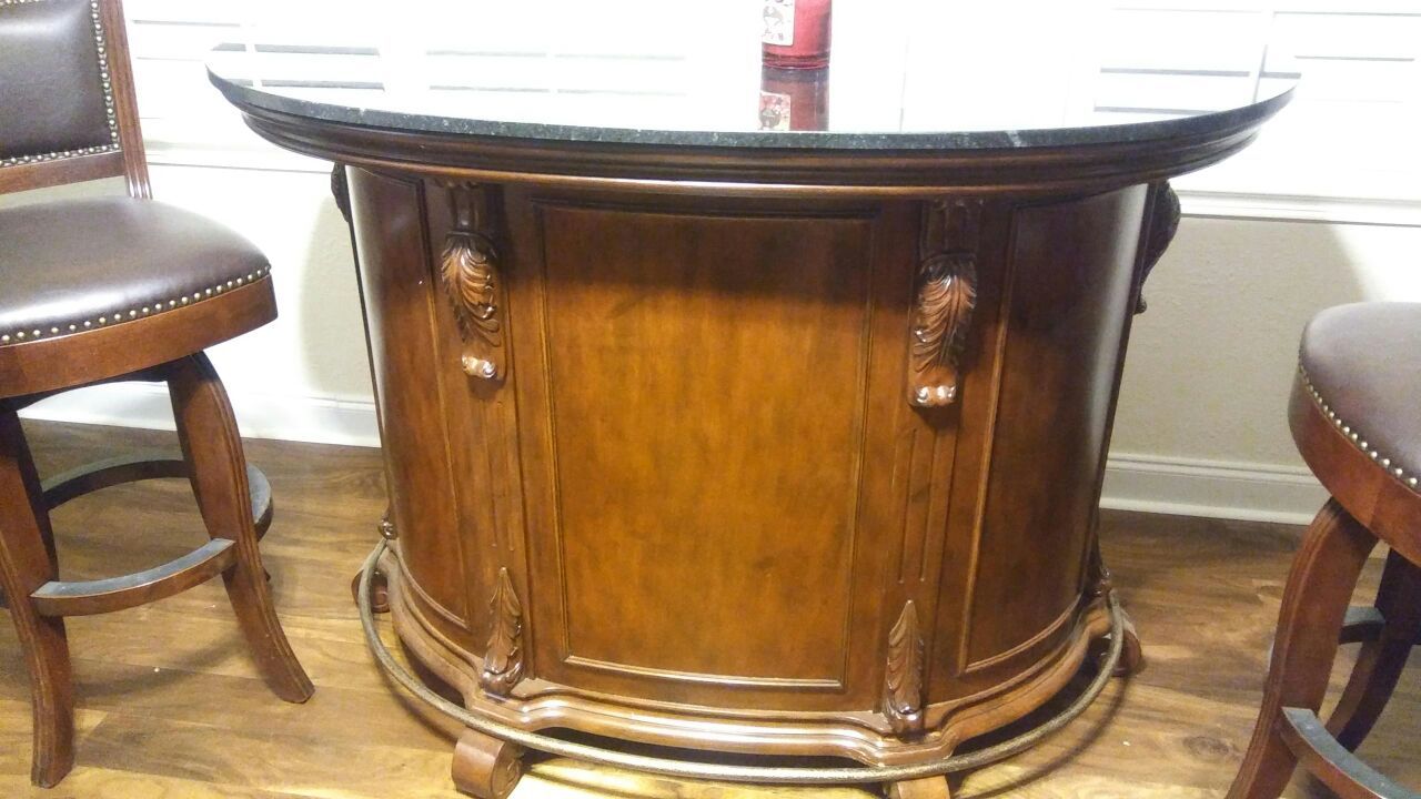 New bar Home & Garden