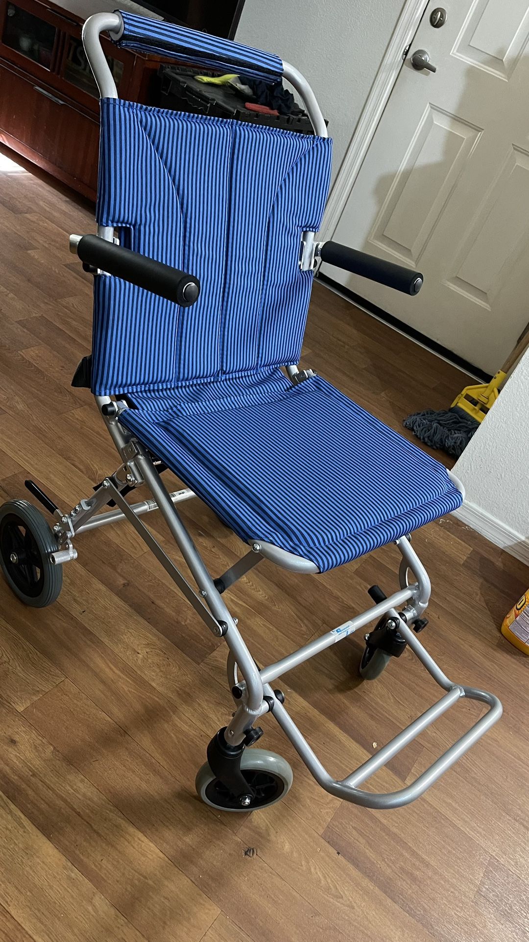 Súper Light Transport Chair New never used
