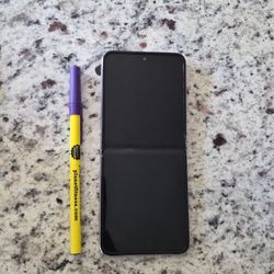 Galaxy Z Flip 4 for parts sale