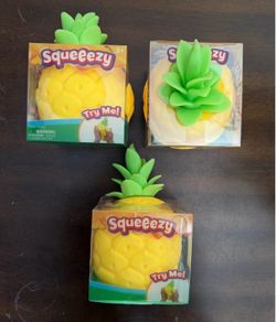 Squishy pineapple