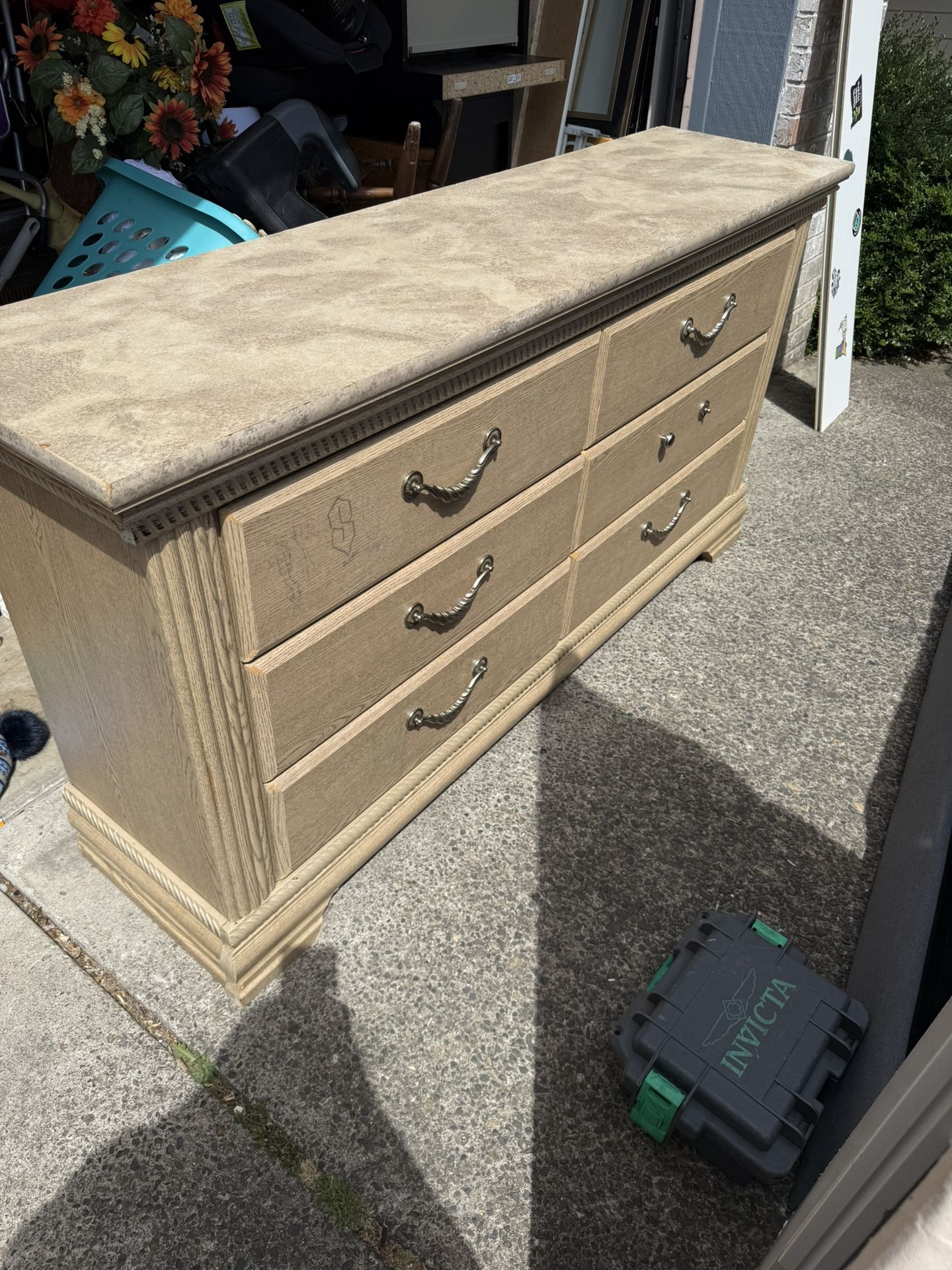 Dresser
