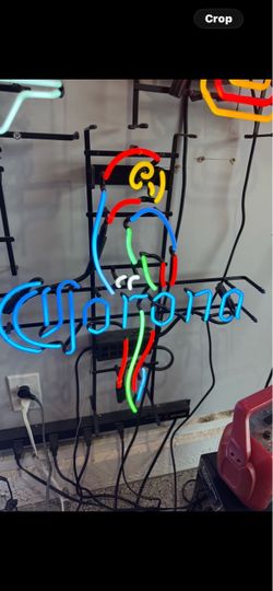 Corona parrot neon