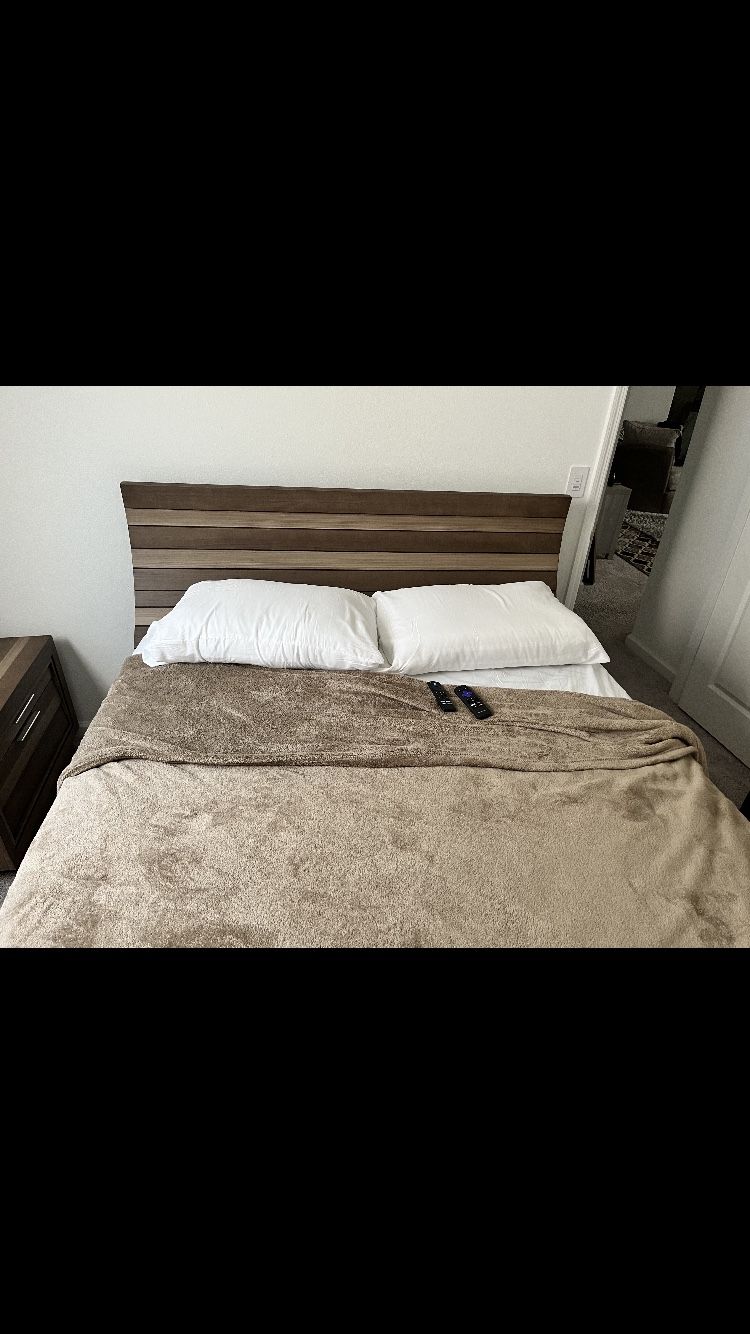 Queen Size Bedroom Set