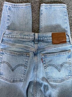 Size 25 Levi’s jeans