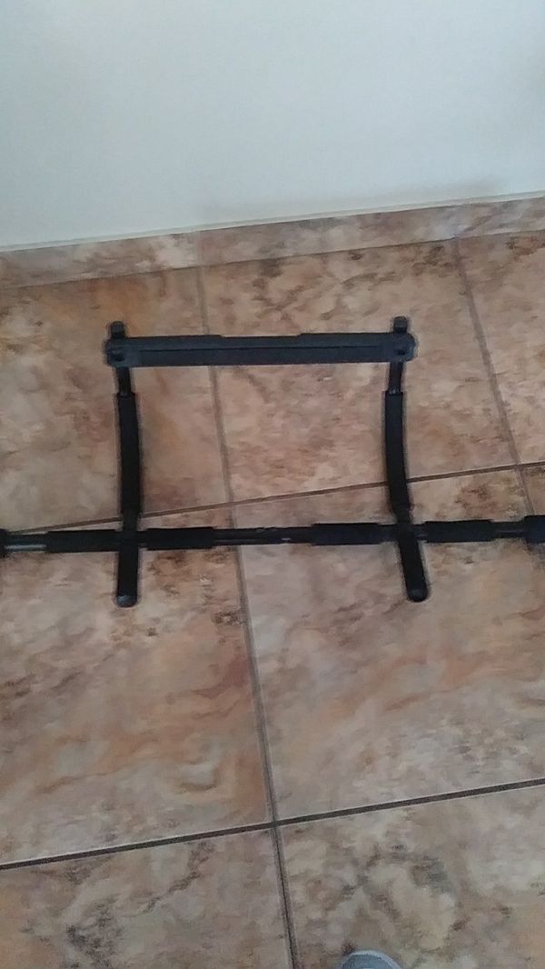 Golds Gym Hang On Door Pull Up Bar For Sale In Phoenix Az Offerup