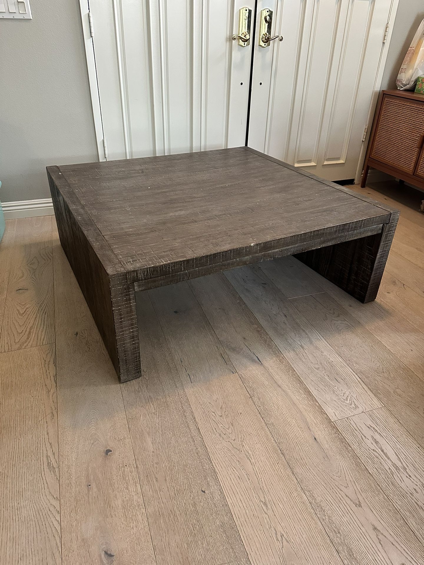 Beautiful Wooden Coffee Table!