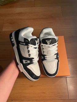 Lv trainers black