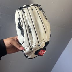 softball glove 