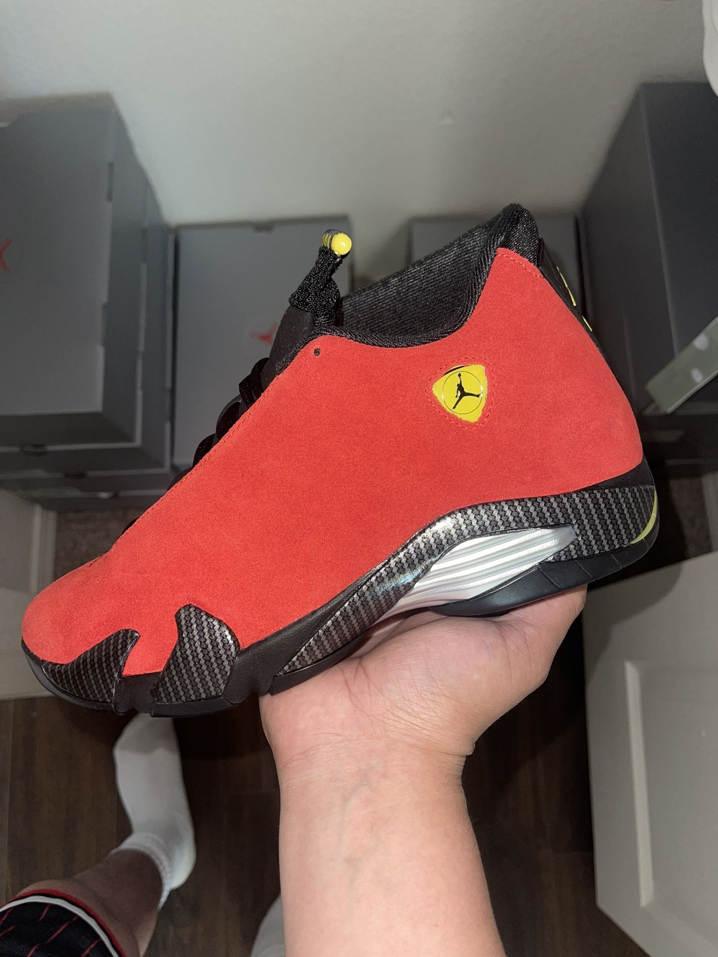 Jordan Retro 14 Ferrari (2025) - Size 7.5 - Brand New