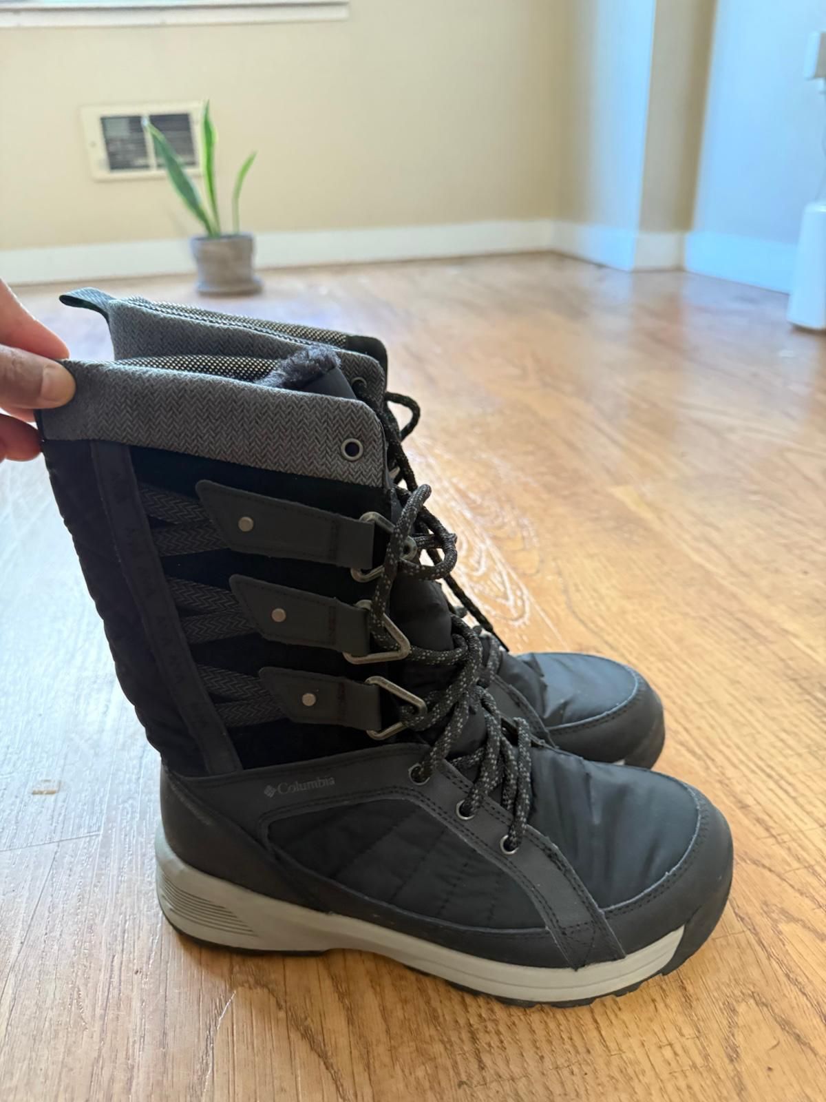 Columbia Women Snow Boots - Size US - 6.5
