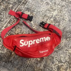 Supreme Waist Bag SS21 (black) for Sale in Smyrna, GA - OfferUp