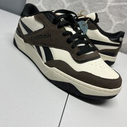 **Reebok Court Drift** Falcon/Chalk/Black/Shocking Orange**Mens Size 10