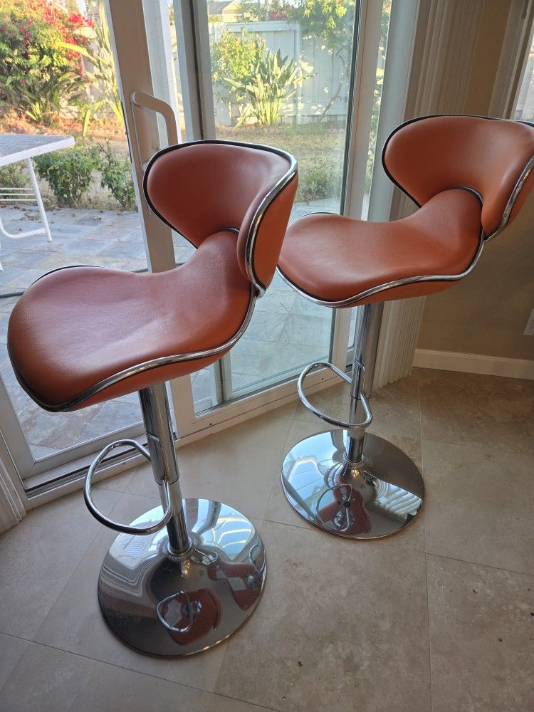 Bar stools (set of 2)