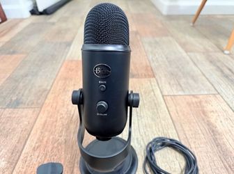 Blue Yeti Microphone + IXTECH Boom Arm Setup