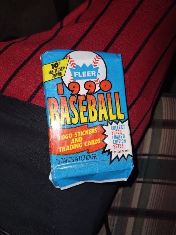 1990 Baseball Cards And I Got Some Ok Pules And I'm Selling For 12 U Can Look At Them If U Want Them