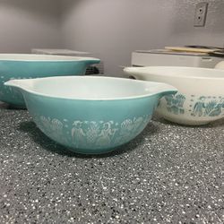 Vintage Blue Pyrex Bowl Set