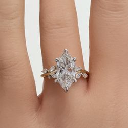 3.38Ctw VVS2/F 14KT Lab Diamond IGI Certified Engagement Ring 