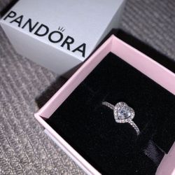 Pandora Sparkling Elevated Heart Ring